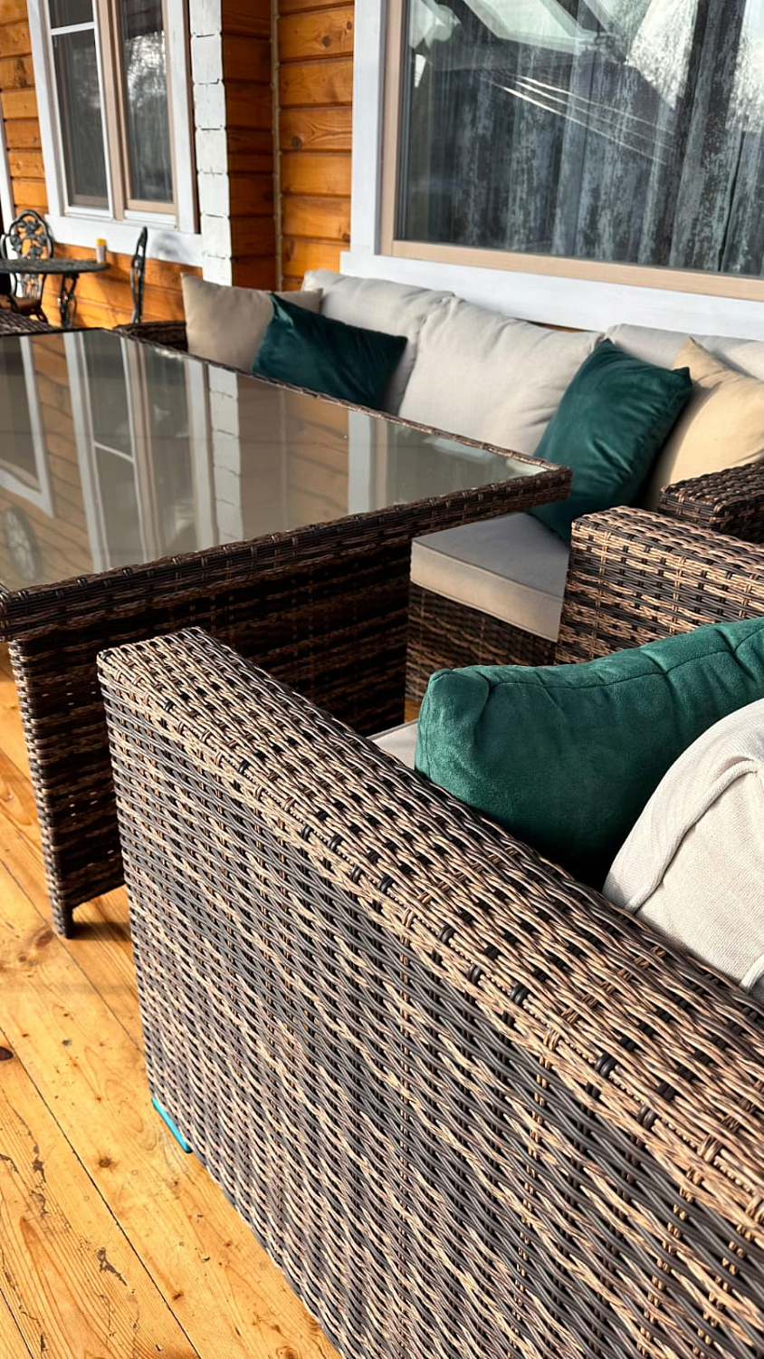 Раменский р-н, КП Ромашкино - комплект KARL обеденный в коричневом цвете 